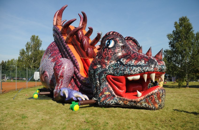 How much does it cost to hire bouncy castles in London? London