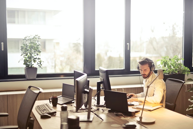 benefits-of-outsourcing-it-services-
