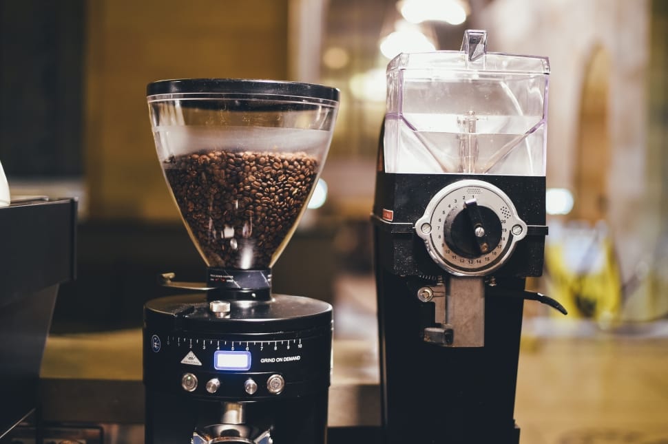 descale-nespresso-machine-at-work-like-professional
