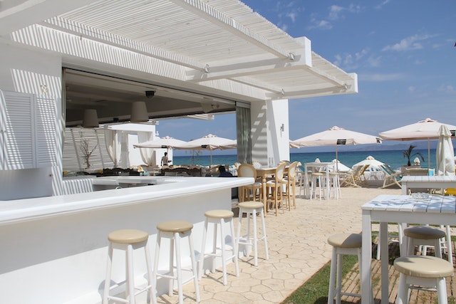 water-features-for-restaurant-patio