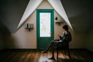make-money-chilling-at-home-with-house-sitting