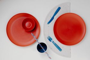 why-the-industry-is-moving-away-from-traditional-plastic-tableware